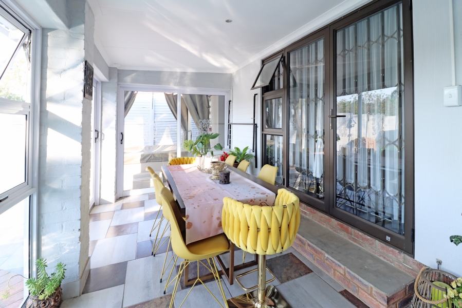 5 Bedroom Property for Sale in Vorna Valley Gauteng