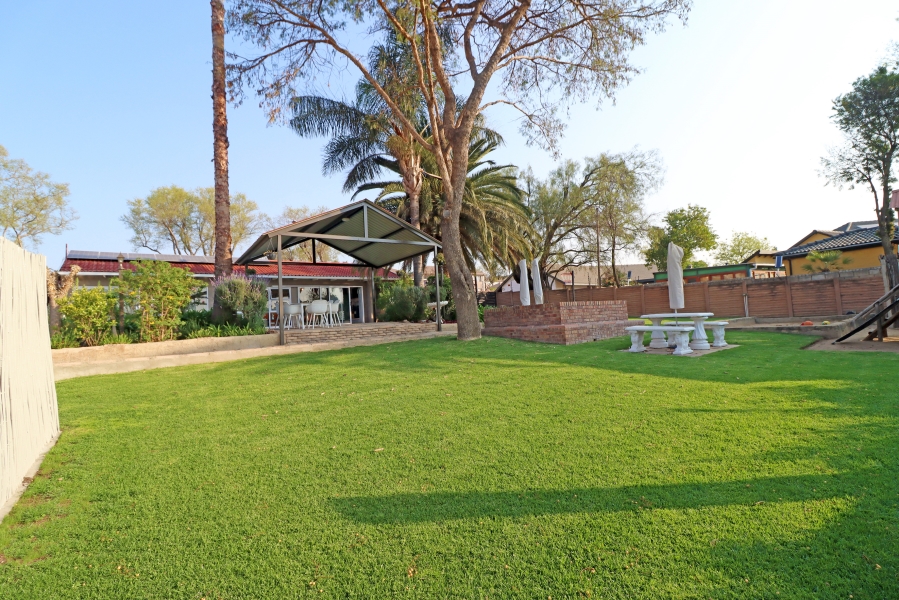 5 Bedroom Property for Sale in Vorna Valley Gauteng