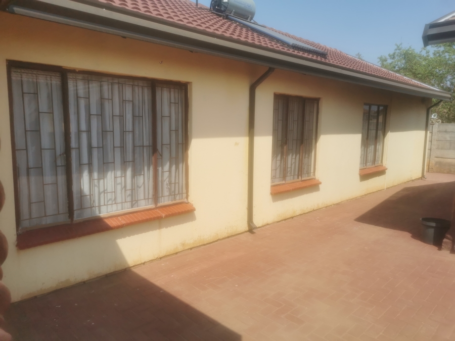 3 Bedroom Property for Sale in Soshanguve South Ext 4 Gauteng