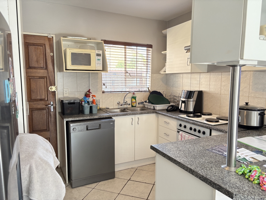 2 Bedroom Property for Sale in Wilgeheuwel Gauteng