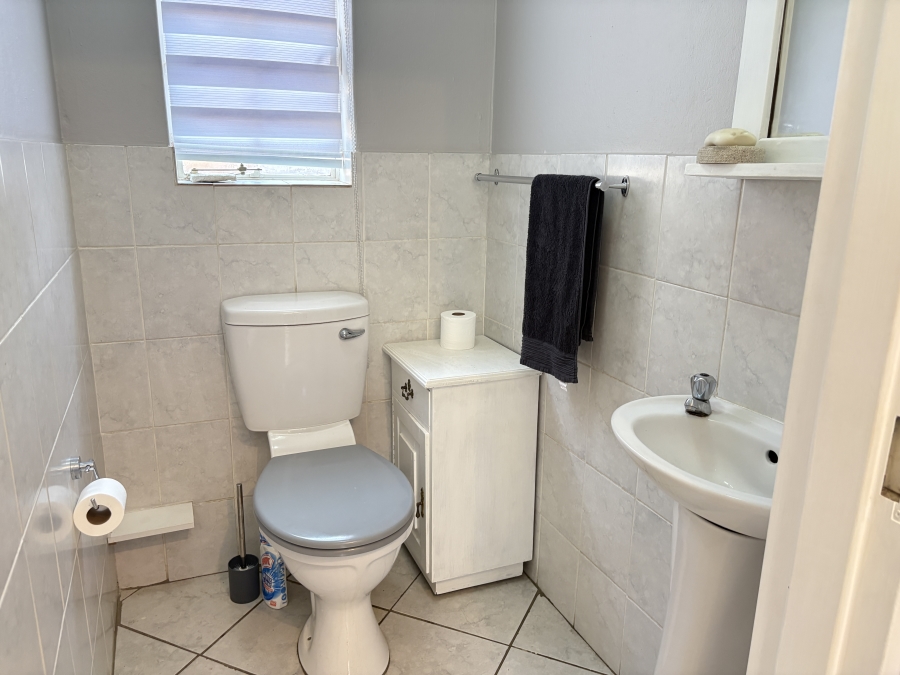 2 Bedroom Property for Sale in Wilgeheuwel Gauteng