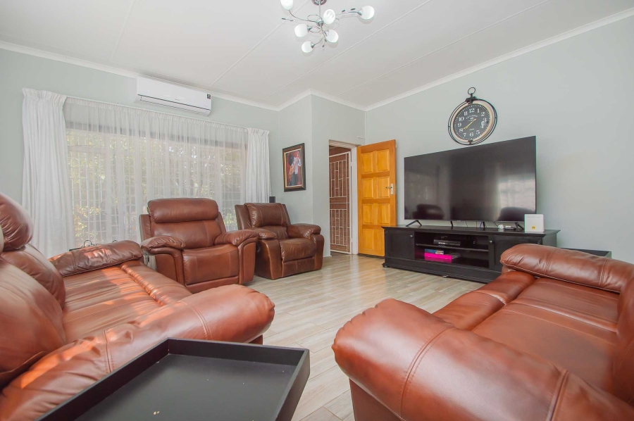 6 Bedroom Property for Sale in Lanseria Gauteng