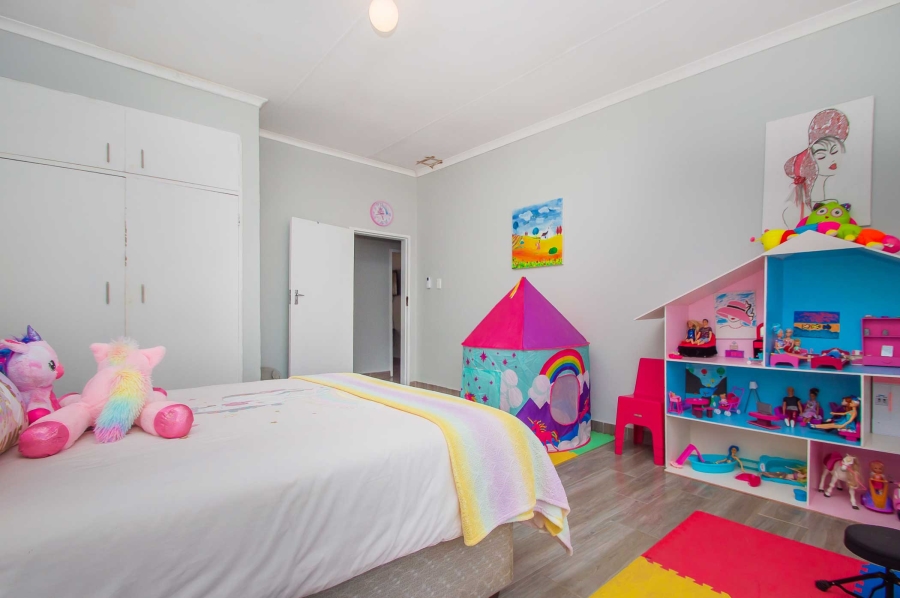 6 Bedroom Property for Sale in Lanseria Gauteng