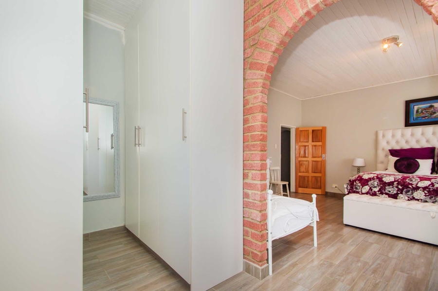 6 Bedroom Property for Sale in Lanseria Gauteng
