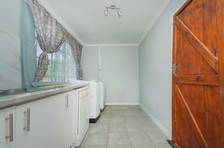 6 Bedroom Property for Sale in Lanseria Gauteng