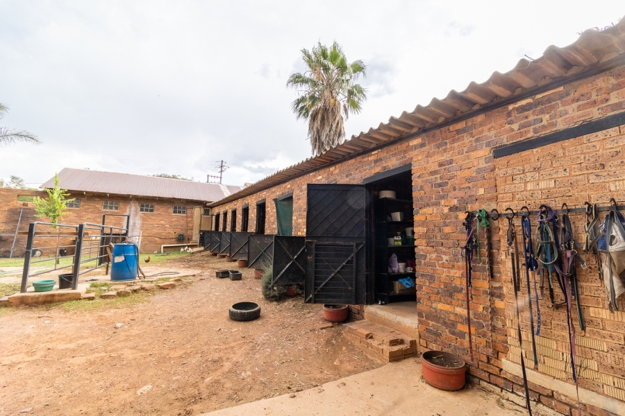 11 Bedroom Property for Sale in Alewynspoort Gauteng