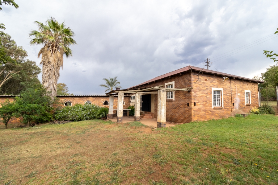 11 Bedroom Property for Sale in Alewynspoort Gauteng
