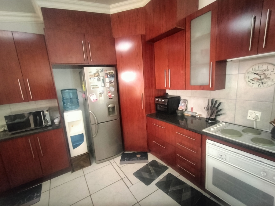 5 Bedroom Property for Sale in Amandasig Gauteng