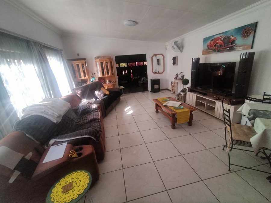5 Bedroom Property for Sale in Amandasig Gauteng