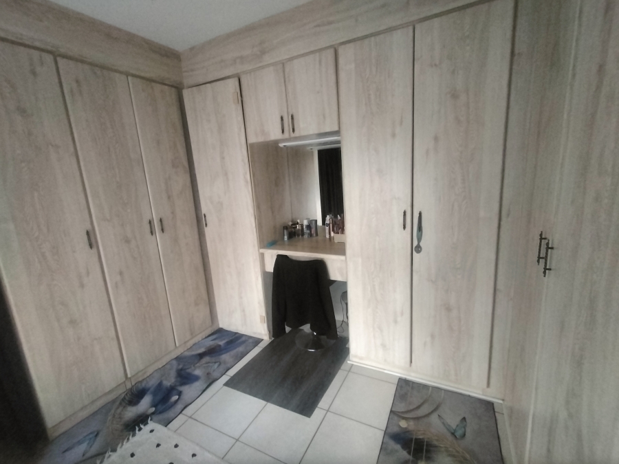 5 Bedroom Property for Sale in Amandasig Gauteng