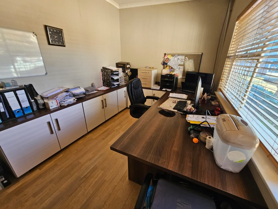 4 Bedroom Property for Sale in Brackenhurst Gauteng