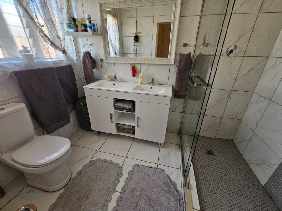 4 Bedroom Property for Sale in Brackenhurst Gauteng