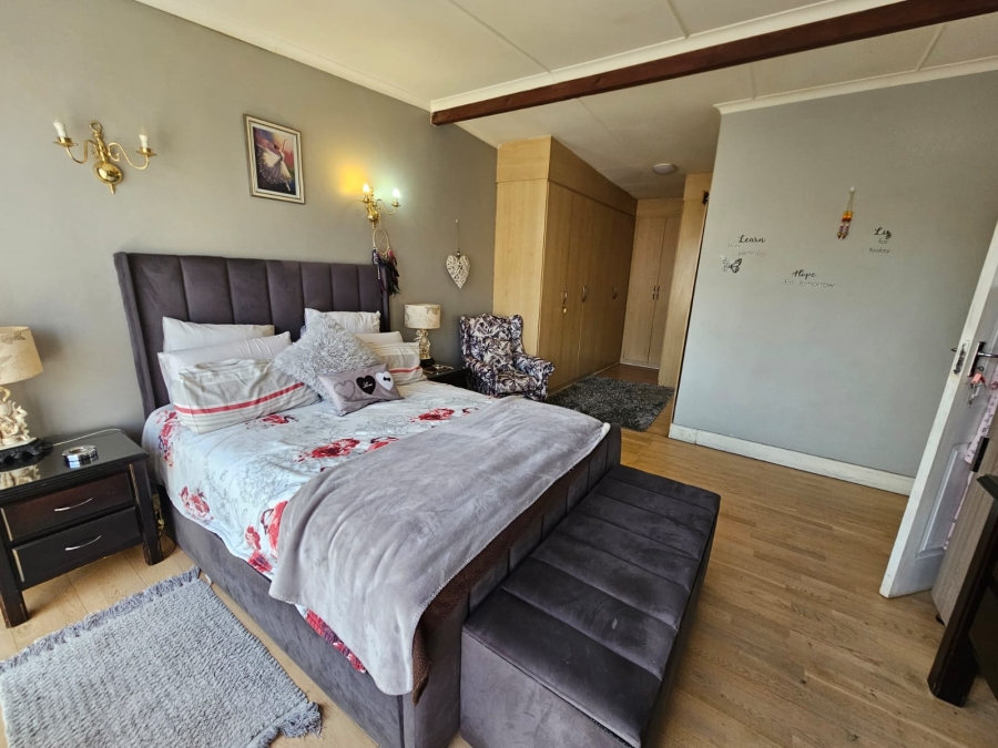 4 Bedroom Property for Sale in Brackenhurst Gauteng