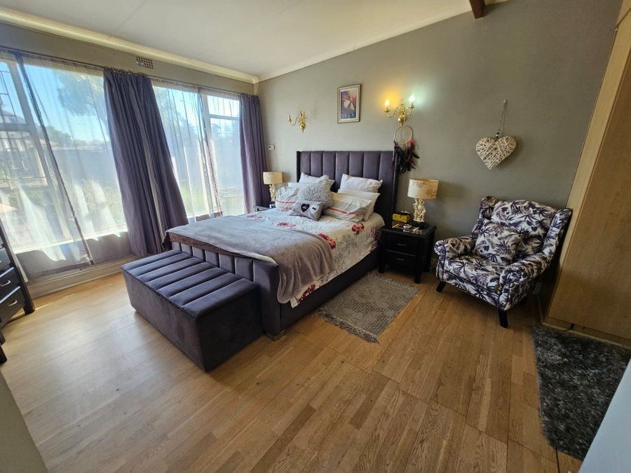 4 Bedroom Property for Sale in Brackenhurst Gauteng