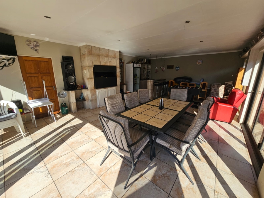 4 Bedroom Property for Sale in Brackenhurst Gauteng