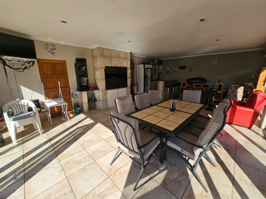 4 Bedroom Property for Sale in Brackenhurst Gauteng