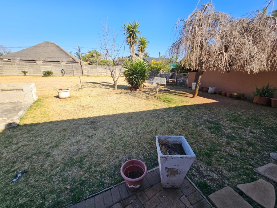 4 Bedroom Property for Sale in Brackenhurst Gauteng