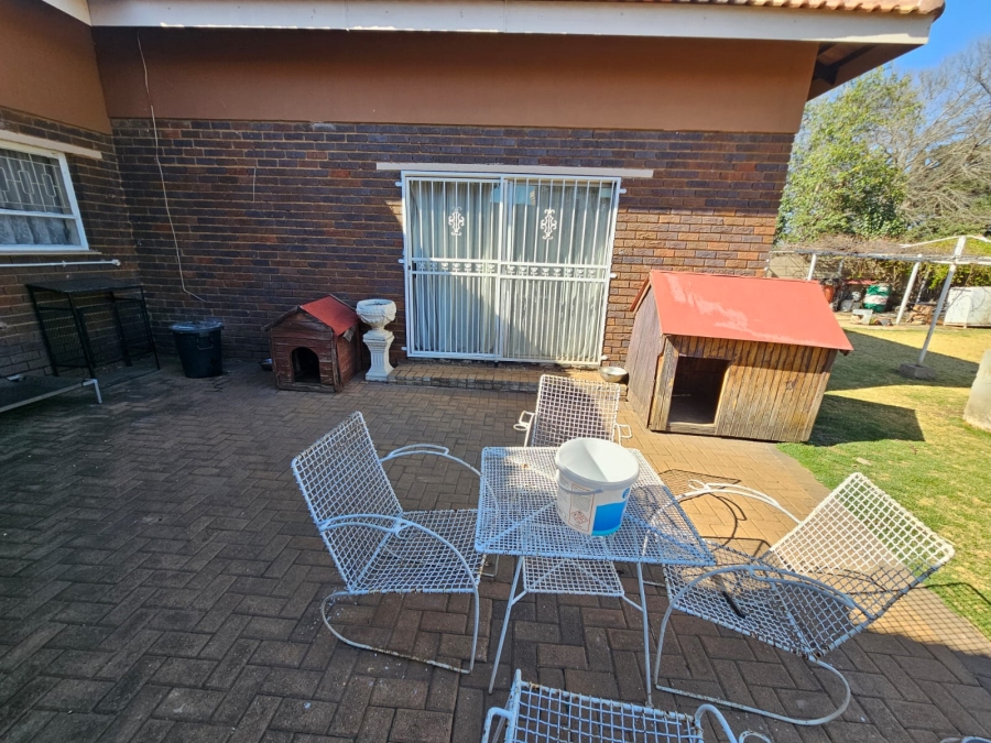 4 Bedroom Property for Sale in Brackenhurst Gauteng