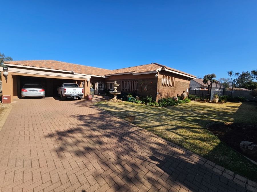4 Bedroom Property for Sale in Brackenhurst Gauteng
