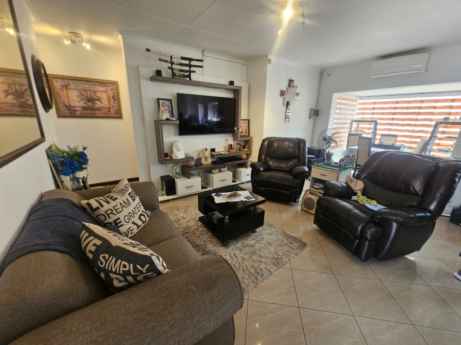 3 Bedroom Property for Sale in New Redruth Gauteng