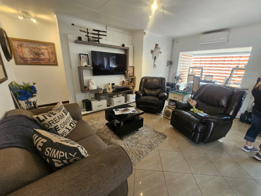 3 Bedroom Property for Sale in New Redruth Gauteng