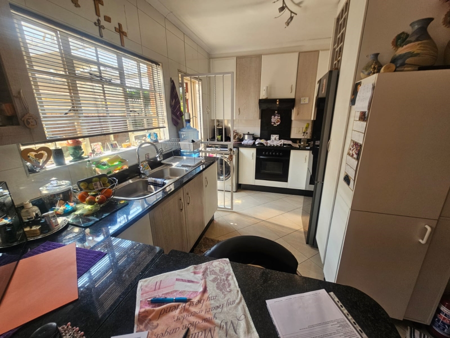 3 Bedroom Property for Sale in New Redruth Gauteng