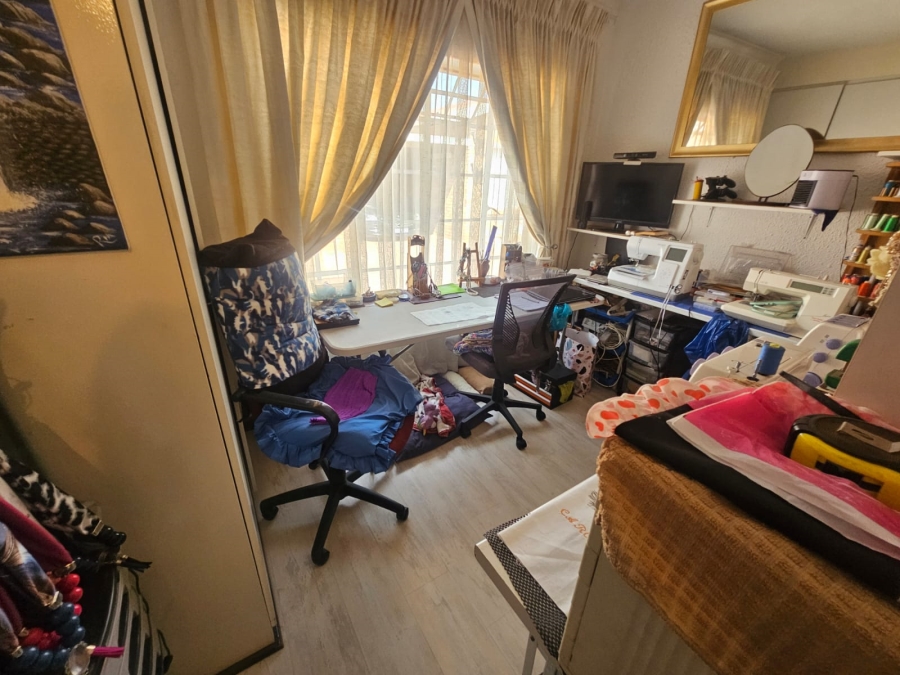 3 Bedroom Property for Sale in New Redruth Gauteng