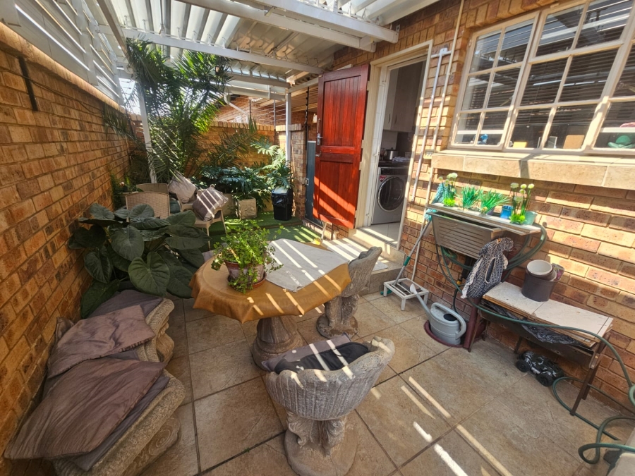 3 Bedroom Property for Sale in New Redruth Gauteng