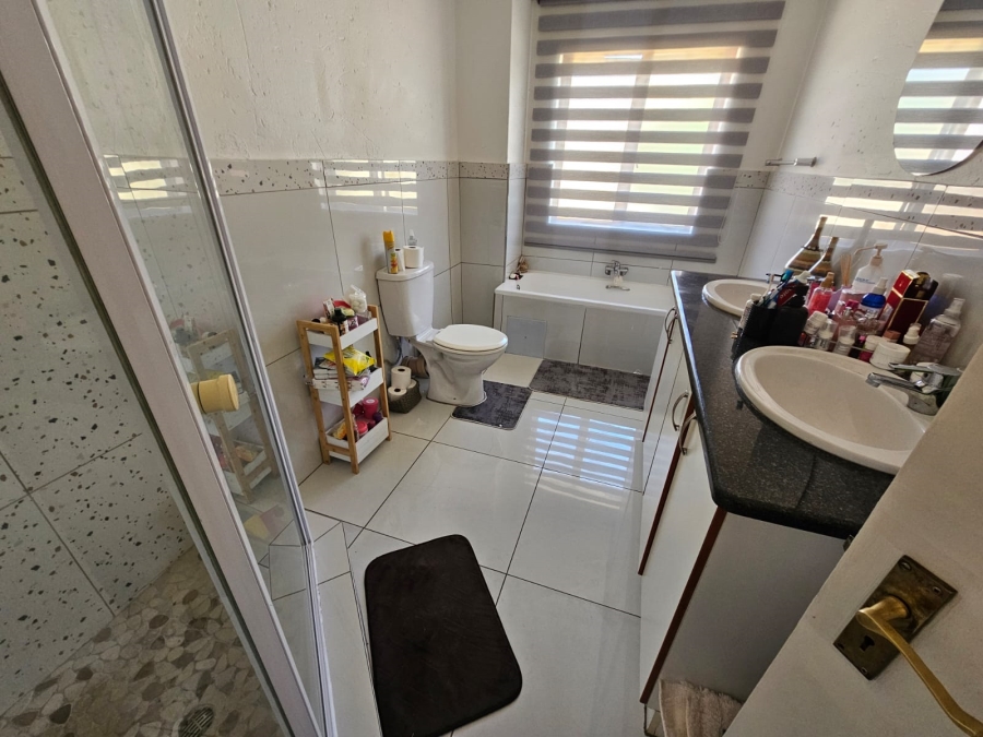 3 Bedroom Property for Sale in Meyersdal Gauteng