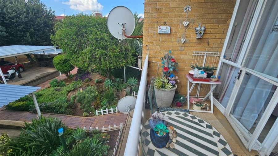 2 Bedroom Property for Sale in New Redruth Gauteng