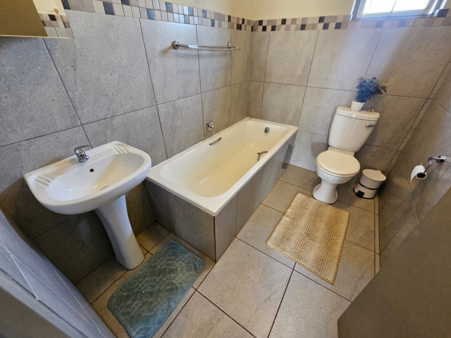 4 Bedroom Property for Sale in Albertsdal Gauteng