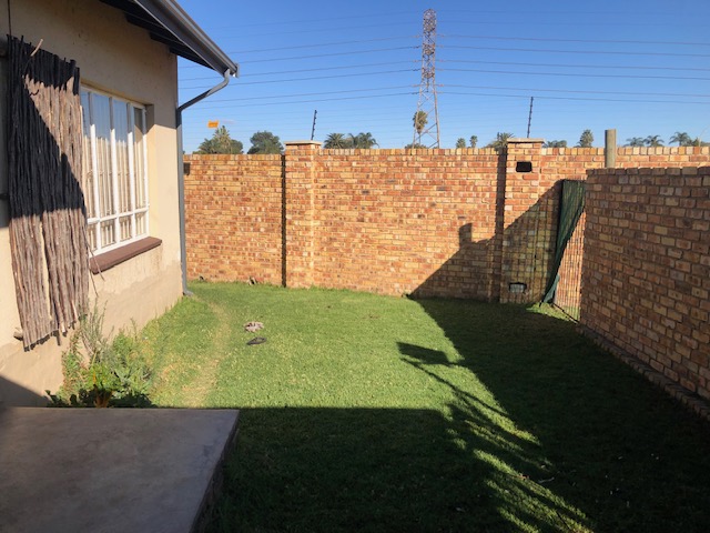 2 Bedroom Property for Sale in Verwoerdpark Gauteng