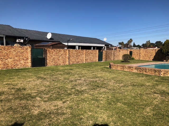 2 Bedroom Property for Sale in Verwoerdpark Gauteng