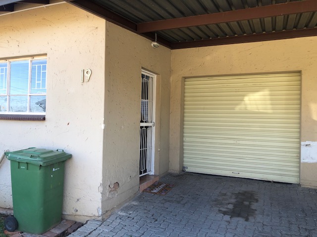 2 Bedroom Property for Sale in Verwoerdpark Gauteng