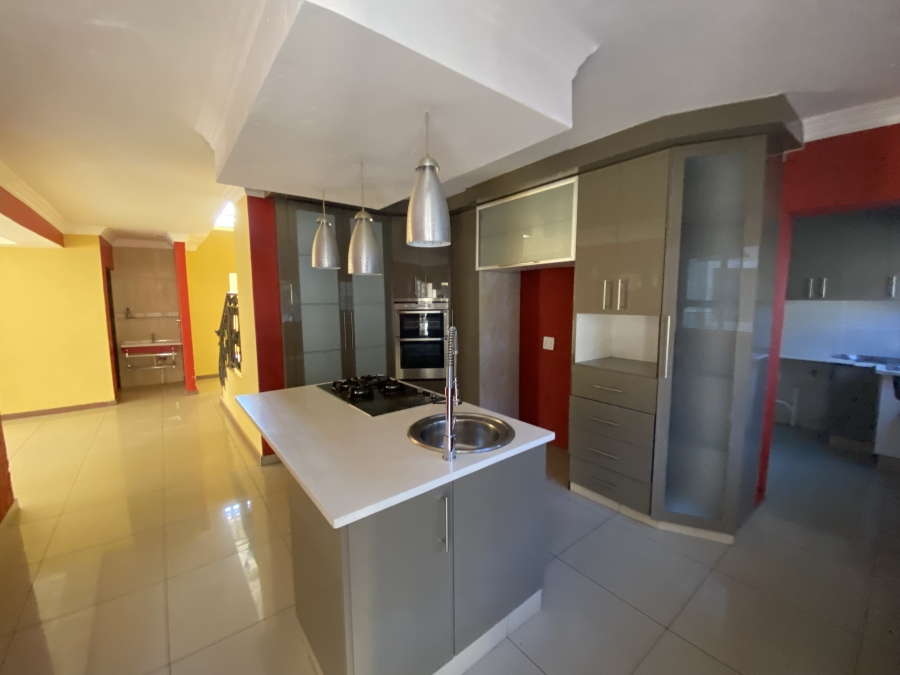 6 Bedroom Property for Sale in Sonneveld Gauteng