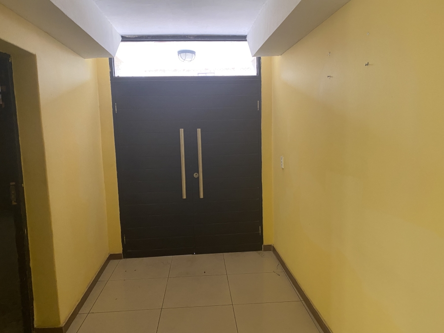6 Bedroom Property for Sale in Sonneveld Gauteng