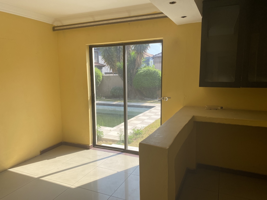 6 Bedroom Property for Sale in Sonneveld Gauteng