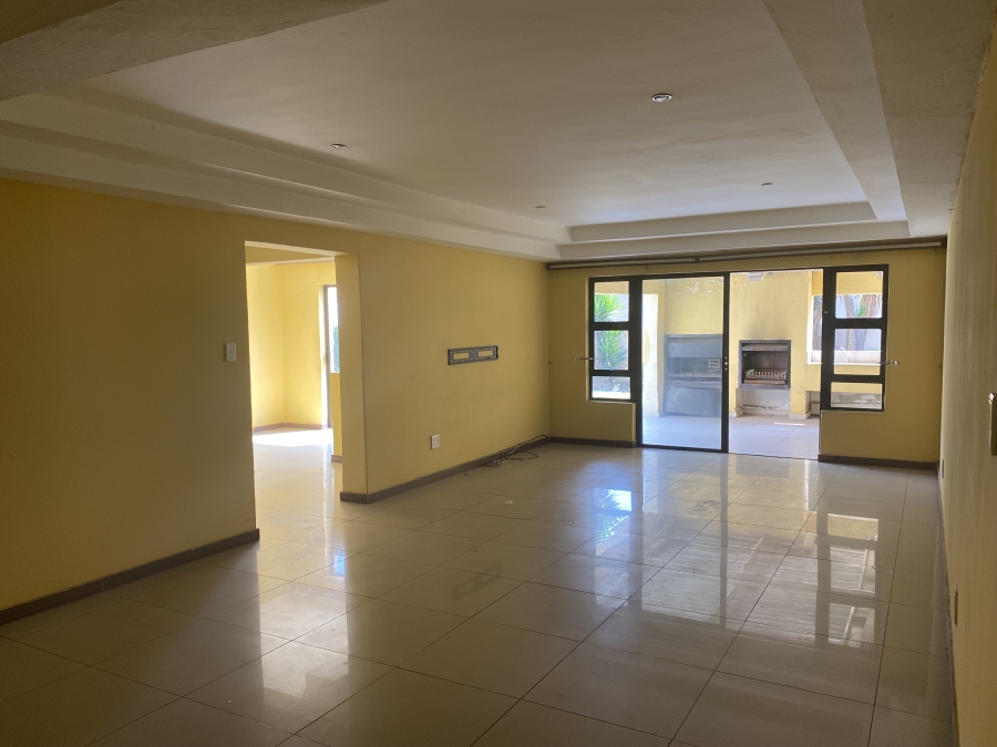6 Bedroom Property for Sale in Sonneveld Gauteng