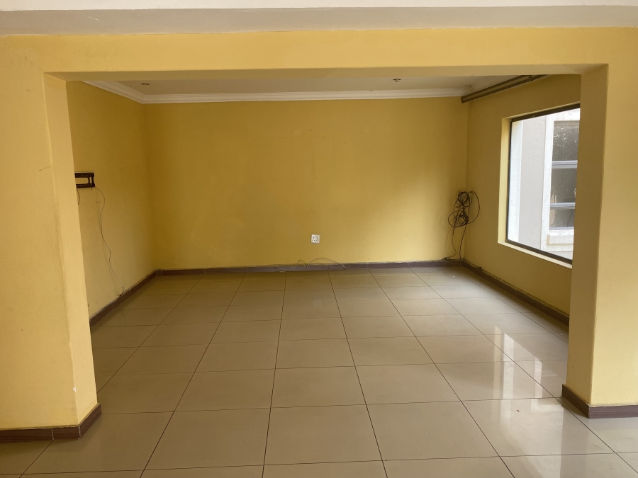 6 Bedroom Property for Sale in Sonneveld Gauteng