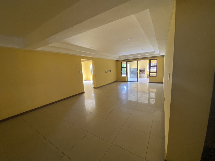 6 Bedroom Property for Sale in Sonneveld Gauteng