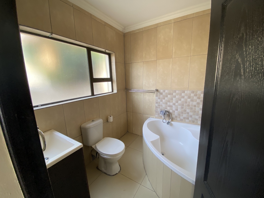 6 Bedroom Property for Sale in Sonneveld Gauteng