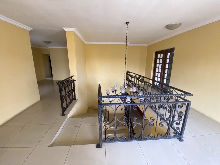 6 Bedroom Property for Sale in Sonneveld Gauteng
