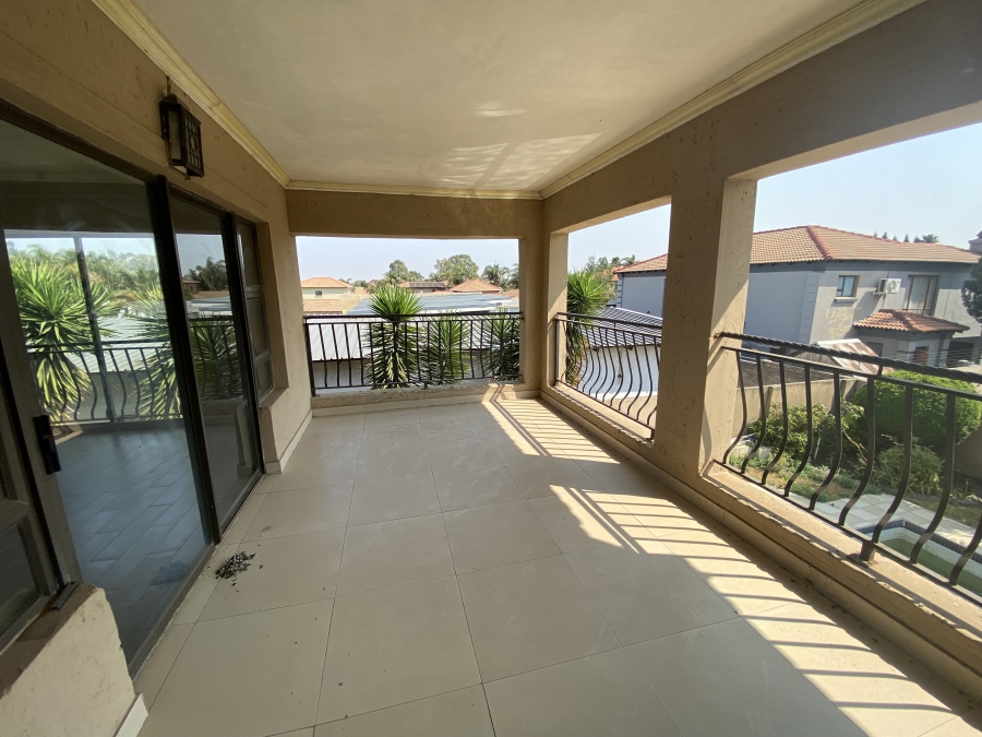 6 Bedroom Property for Sale in Sonneveld Gauteng