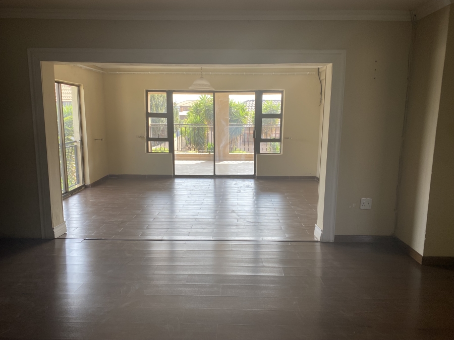6 Bedroom Property for Sale in Sonneveld Gauteng