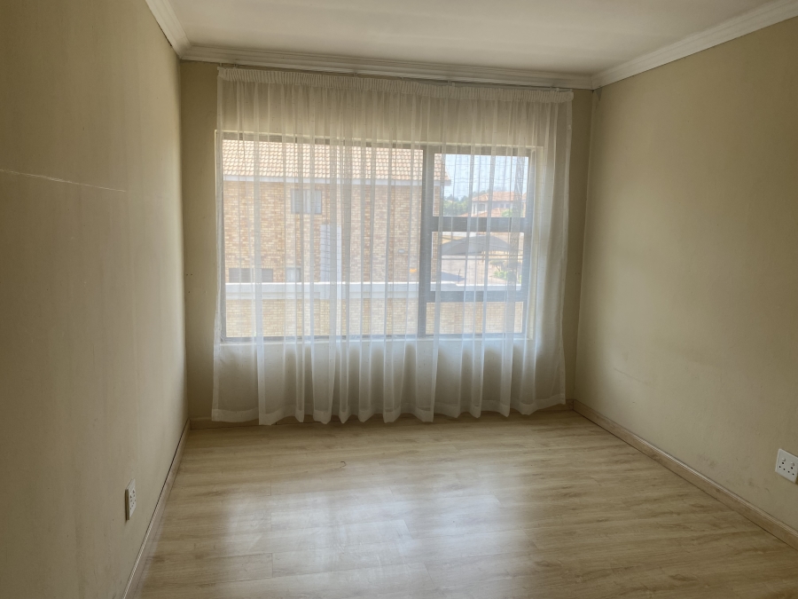 6 Bedroom Property for Sale in Sonneveld Gauteng