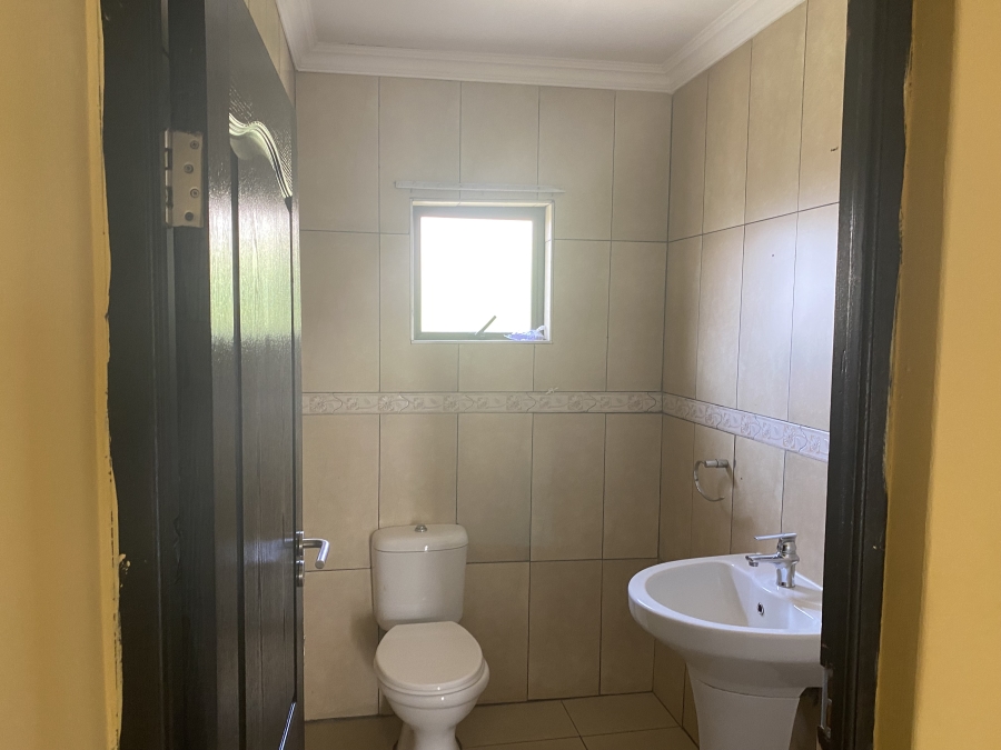 6 Bedroom Property for Sale in Sonneveld Gauteng