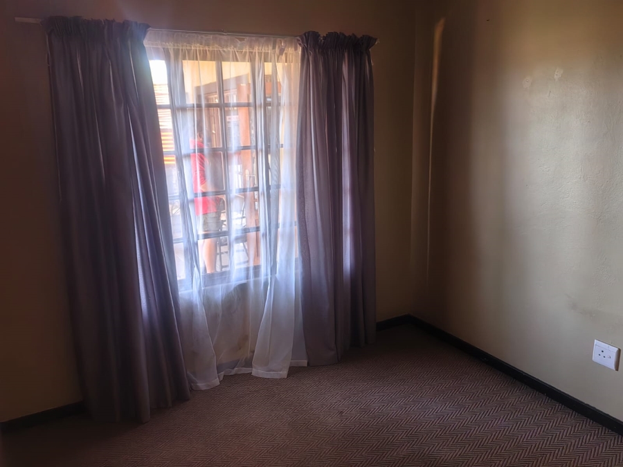 3 Bedroom Property for Sale in Eike Park Gauteng