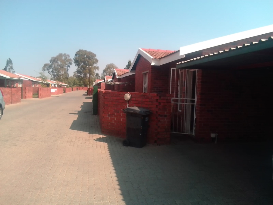 2 Bedroom Property for Sale in West Village Gauteng
