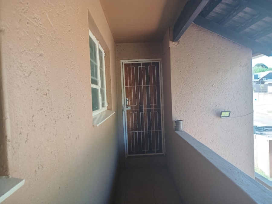 2 Bedroom Property for Sale in Lindhaven Gauteng