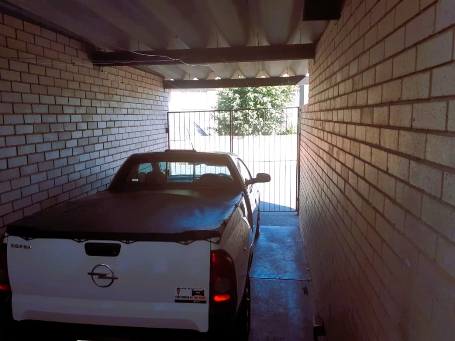 3 Bedroom Property for Sale in Mountain View Gauteng